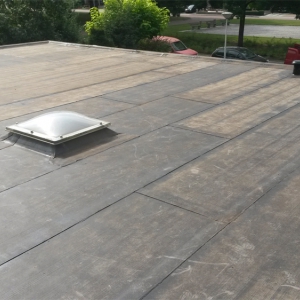 Bitumineuse dakbedekking woning Nagele